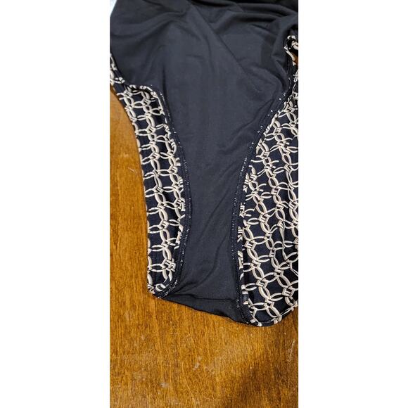 H&M Swimsuit size 4. Nice and clean. - Picture 5 of 7